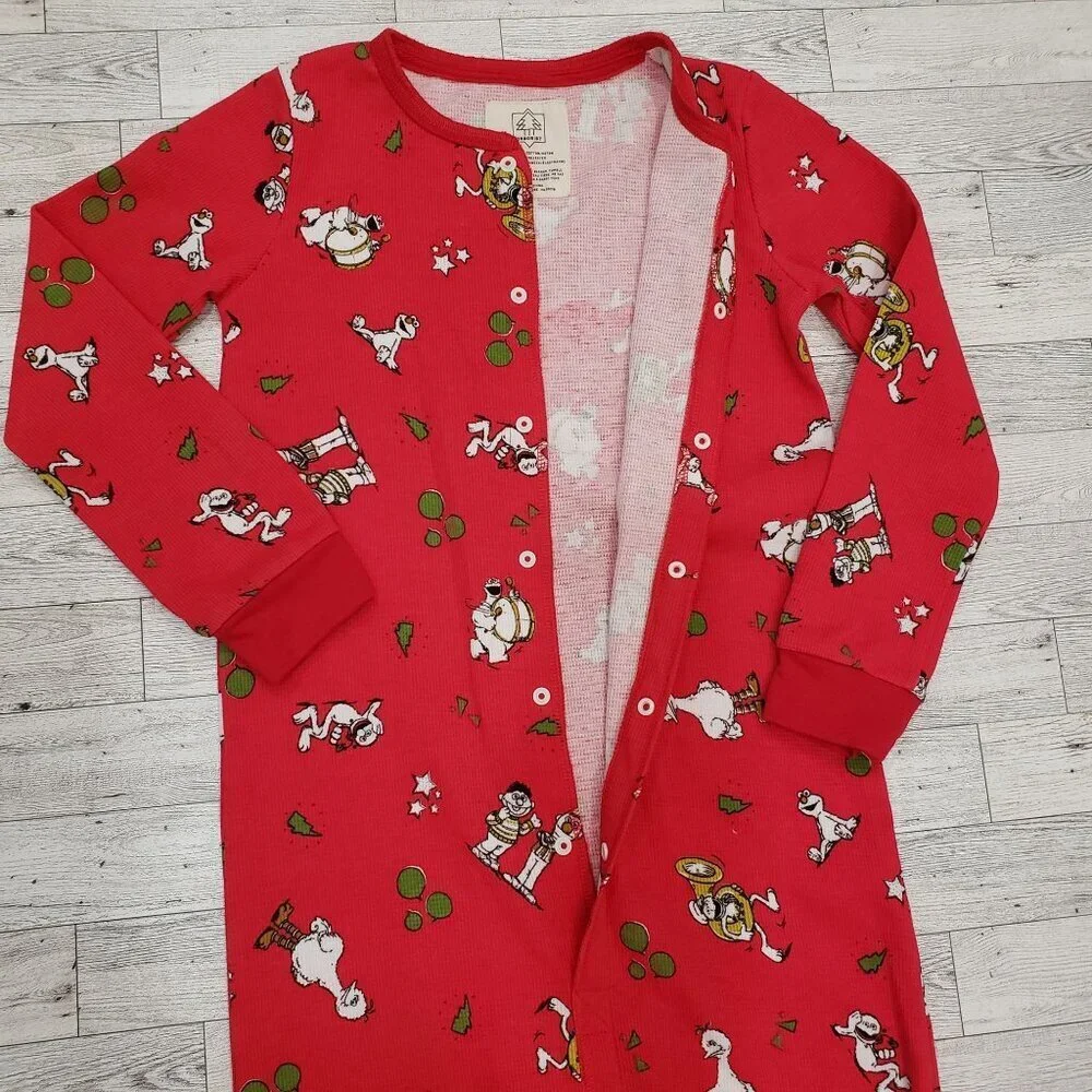 RARE Sesame Street Youth One Piece Pajamas Snap Up Thermal Red Size 6-7‎ Yrs NEW